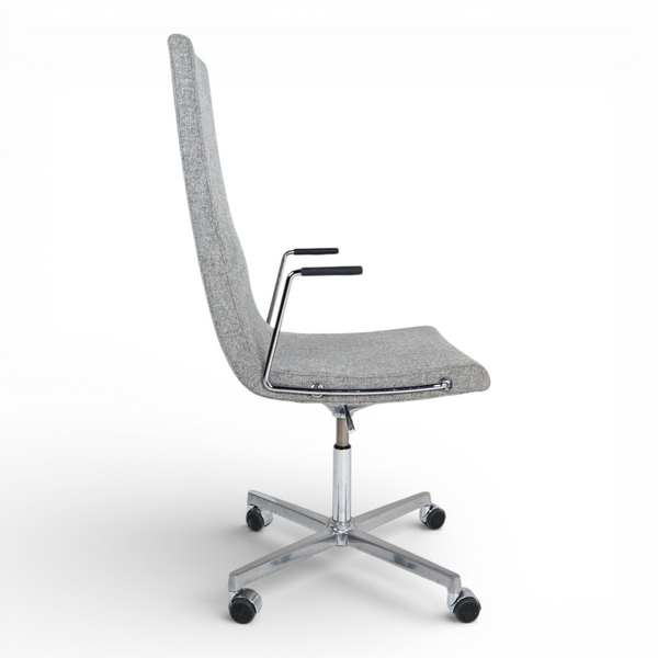 Fora Form Clint konferansestol