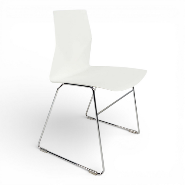 Møteromsstol fra Four Design