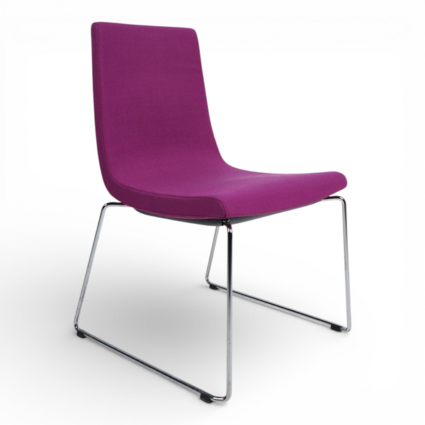 Møteromsstol fra Fora Form