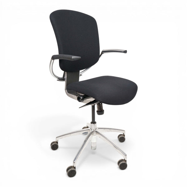 Savo Maxikon kontorstol