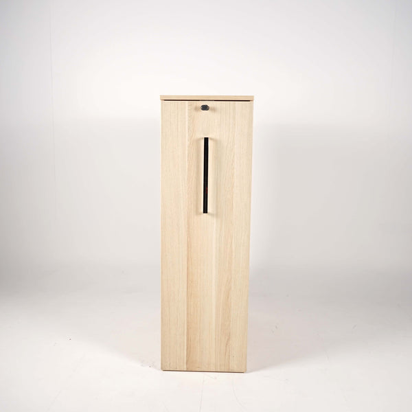 Tårnskap med høyreåpning