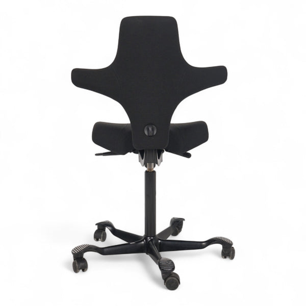 Håg Capisco 8106 m/sort benkryss, nyomtrukket