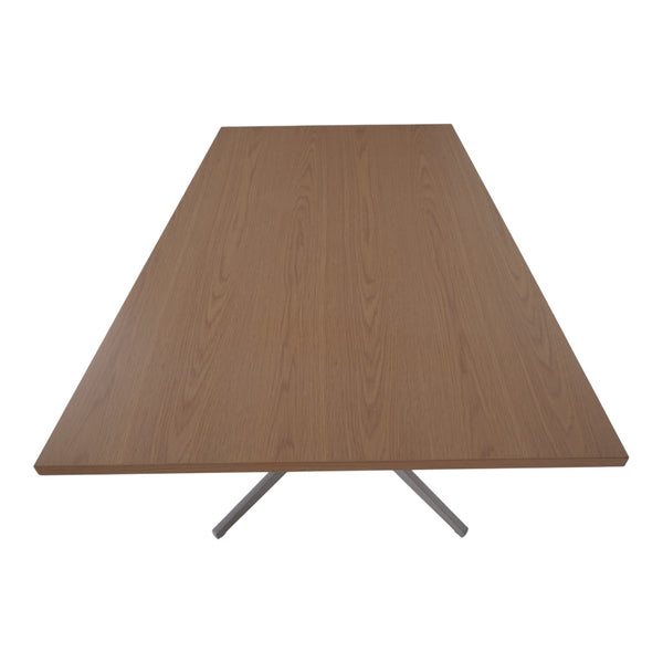 Lite møtebord, trapes