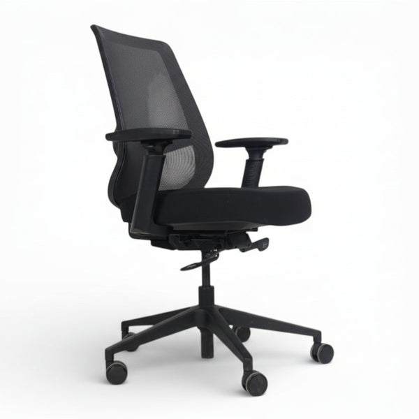 Rico kontorstol med armlener og rygg i mesh