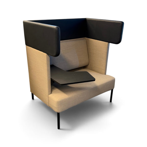 FourUs Solo enseters kontorsofa fra Four Design, lysgrå Synergy med sort skinntopp