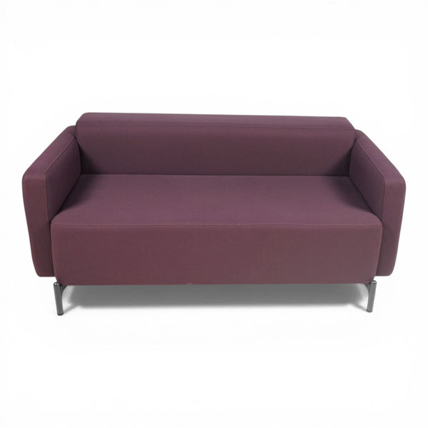 FourPeople 2-seter sofa med armlener i tekstil Gabriel Cura 65137