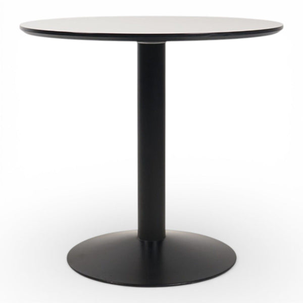 Cafebord, sort understell, hvit plate, Ø80