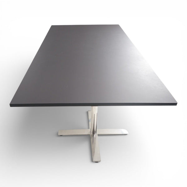 Svart møtebord 240x120 m/ krom understell