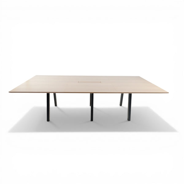 Møtebord 280x150, bordplate i eik, sort understell