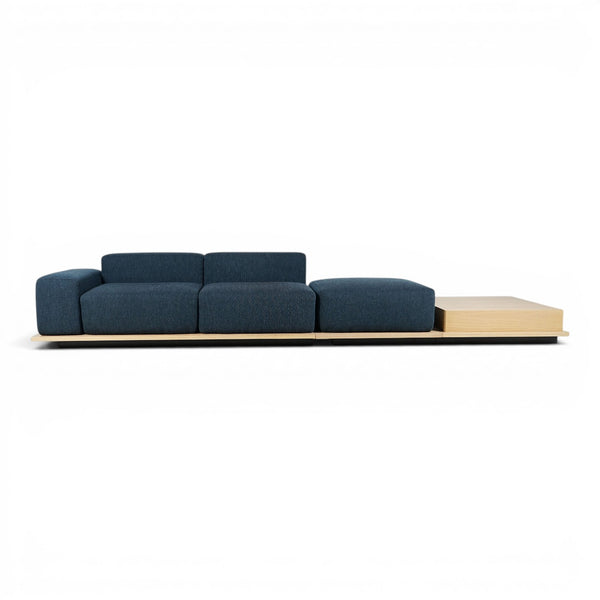 Meet modulsofa fra Offecct, mørkblå med sjeselong