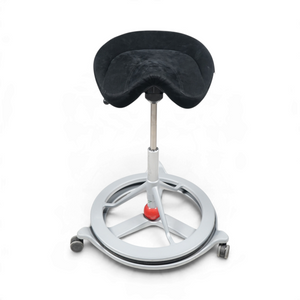 BackApp ergonomisk sadelstol med sort sete, grått understell og hjul for aktiv sitting