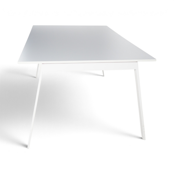 Loopr AS Edsbyn ståbord med hvit bordplate og hvitt understell, 210x125 cm, høyde 90 cm.