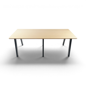 Loopr AS EFG ståbord med rektangulær eikeplate og sort understell, 250x100 cm, høyde 90 cm.