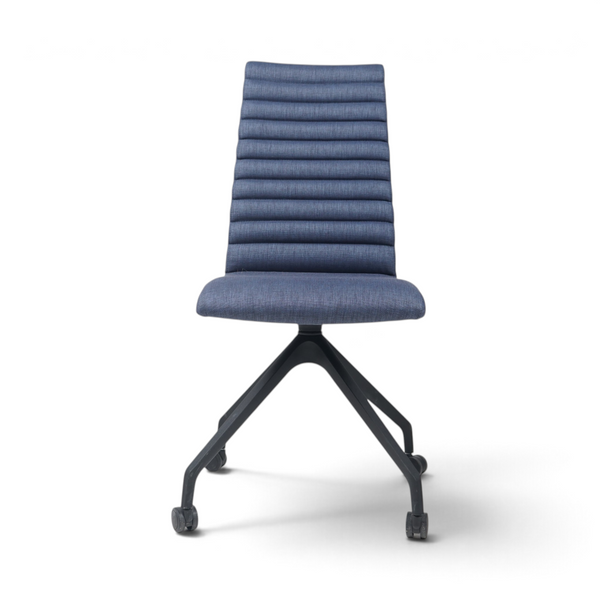 Loopr AS Scan Sørlie Apollo Cross konferansestol med høy rygg i blått Camira Era-tekstil og sort understell med hjul
