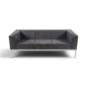Scan Sørlie 3-seters sofa i grått stoff med rene linjer og slanke metallben