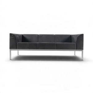 Scan Sørlie 3-seters sofa i grått stoff med minimalistisk metallunderstell