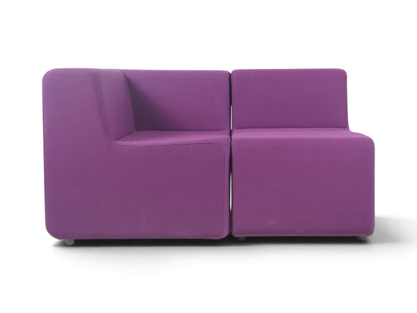Refurnish by Loopr Ahrend modulær loungesofa i mørklilla tekstil med moderne minimalistisk design