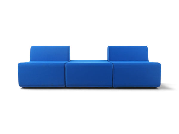 Refurnish by Loopr modulær Ahrend loungeserie i lyseblått tekstil med to ryggstøtter og midtseksjon