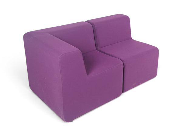 Refurnish by Loopr Ahrend modulær loungeserie i mørklilla tekstil med to sammenkoblede moduler
