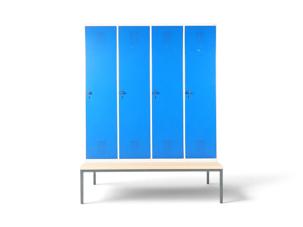 Refurnish by Loopr garderobeskap CLASSIC med fire blå dører og integrert benkestativ i lyst tre