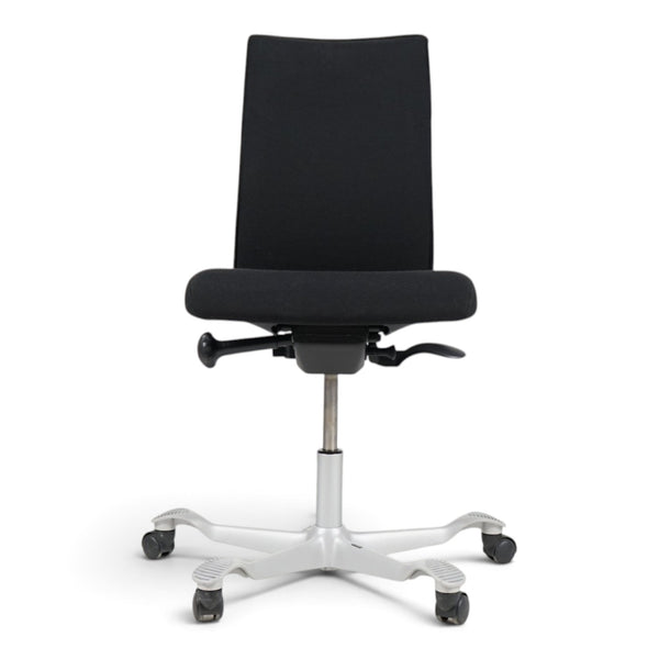 Refurnish by Loopr HÅG H05 5600 ergonomic office chair in black fabric with a grey base and no armrests