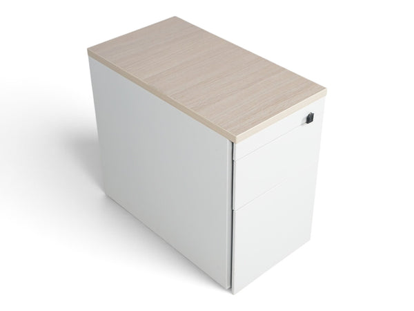 Refurnish by Loopr hvit skuffeseksjon fra Ahrend med eikeplate på toppen og hjul, sett ovenfra