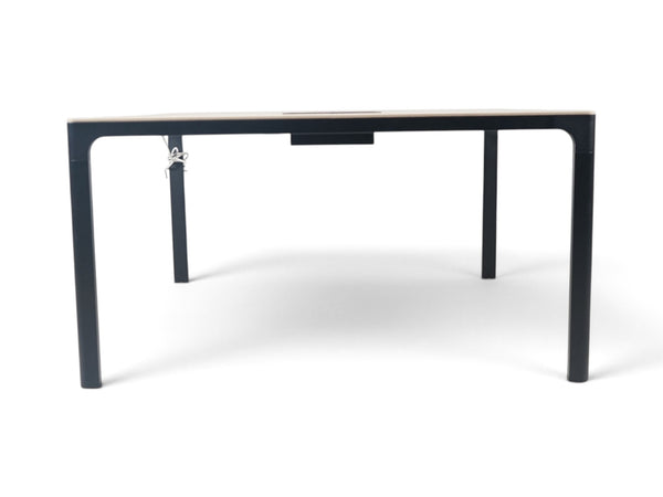 Refurnish by Loopr IKEA BEKANT kvadratisk møtebord med eikefarget bordplate og sort understell i stål
