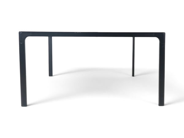 Refurnish by Loopr IKEA BEKANT kvadratisk møtebord i sort med slitesterk overflate og stabilt understell i stål.