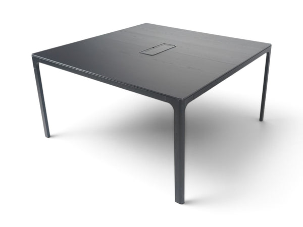 Refurnish by Loopr IKEA BEKANT kvadratisk sort møtebord 140x140 cm med slitesterk overflate og pulverlakkert understell