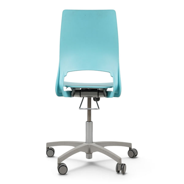Refurnish by Loopr Kinnarps conference chair in light blue with a five-star base and wheels, back view.