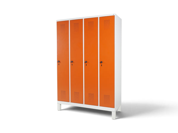 Refurnish by Loopr garderobeskap CLASSIC med fire oransje dører og hvit ramme på bensokkel
