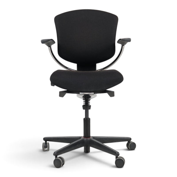 Refurnish by Loopr Savo Ikon ergonomic black office chair with armrests and adjustable aluminium base