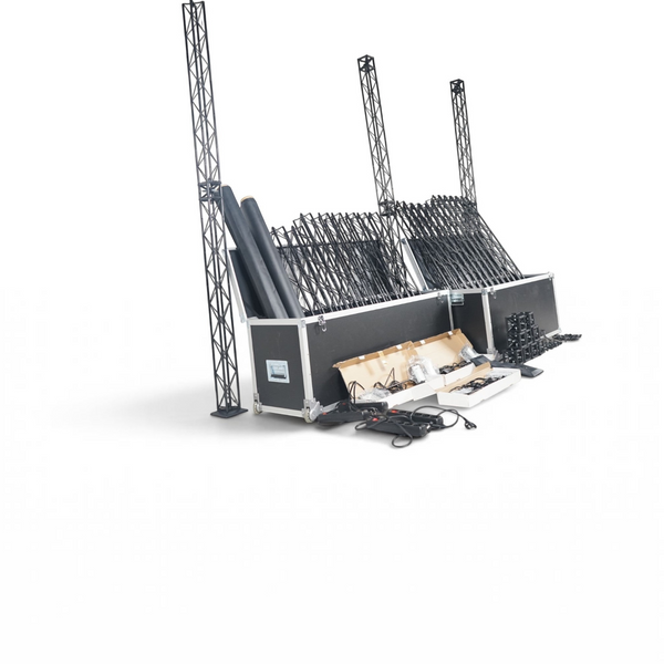 Refurnish by Loopr sceneutstyr med svarte metallstativer, fagverk og kabler i transportkasser